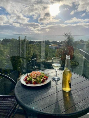 Seaview Apt in Buncrana with balcony, Bun Cranncha